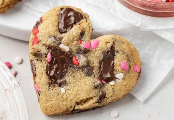 Stylish collection of cookie cakes and cookies from Mandy McRae on Pinterest.